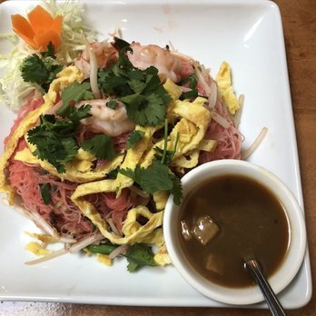 Green Leaf Thai Cuisine - Pink noodles w - Thai Near Me - Chicago, Illinois Green Leaf Thai Cuisine - Pink noodles w - Thai Near Me - Chicago, Illinois