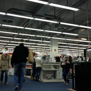 Saturn - Electronics Near Me - Essen, NW