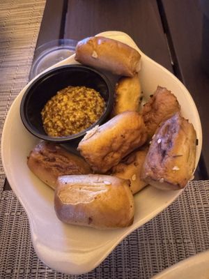 Ovations Restaurant by null