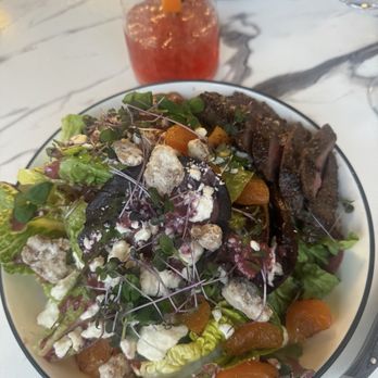 MOMO Riverfront Park - Basil blueberry salad with steak. - New American Near Me - North Charleston, South Carolina