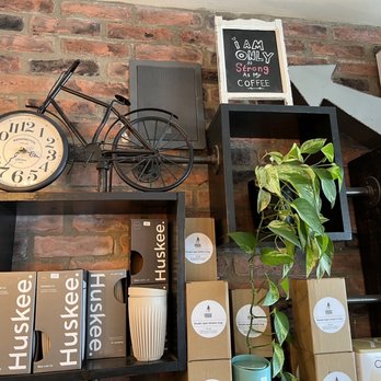 Crosstown Coffee Bar - a bicycle on a shelf - Coffee & Tea Near Me - Toronto, Ontario Crosstown Coffee Bar - a bicycle on a shelf - Coffee & Tea Near Me - Toronto, Ontario