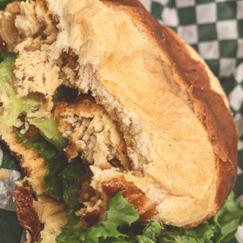 Othello’s Plant Based Kitchen - Man that spicy chicken is TASTY - Vegan Near Me - Woodland Hills, California