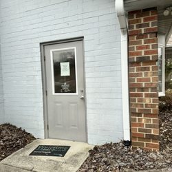 Emerywood Veterinary Hospital - Side Entry