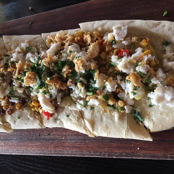 Common Theory - Flatbread I don't recommend - Gastropubs Near Me - San Diego, California