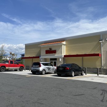 Tesla Supercharger - Wawa at the Crystal River Tesla supercharger - EV Charging Stations Near Me - Crystal River, Florida