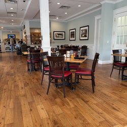 Ellie's Restaurant & Bakery