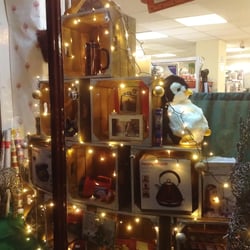 Hamfelds - Festive window display!
