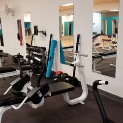 Her365 Fitness - Abs, stretching, free weights and hip flexor machine! Heavenly.