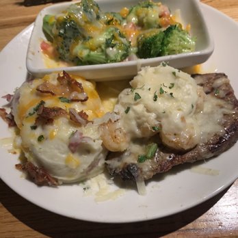 Applebee's Grill + Bar - Sirloin topped with Shrimp and Parmesan.  Broccoli and cheese, loaded mash potatoes. - American Near Me - Albany, Georgia
