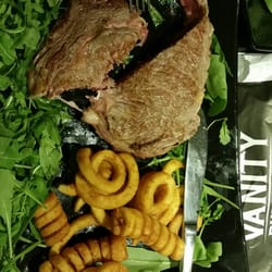 Vanity Pub & Grill - Entrecote e patatine