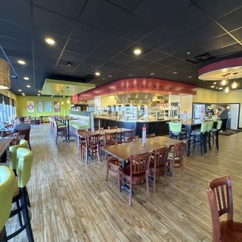 Newk's Eatery - Clean interior - Salad Near Me - Lone Tree, Colorado
