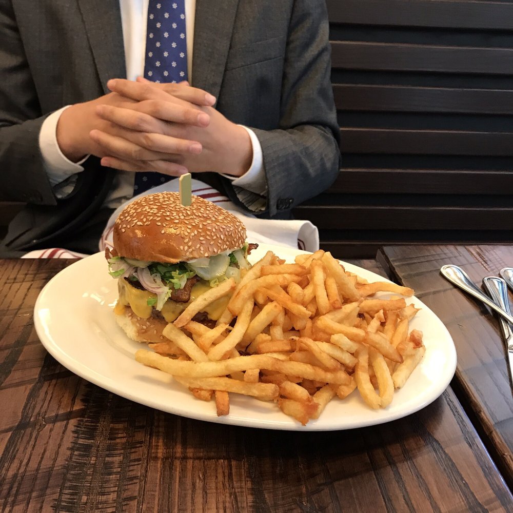 The Smith - Burger Deluxe - New American Near Me - Washington, DC, District of Columbia