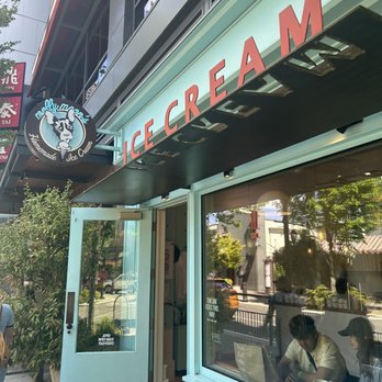 Molly Moon's - Entrance - Ice Cream & Frozen Yogurt Near Me - Seattle, Washington