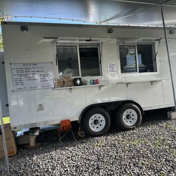 Leo's Kitchen - Food Trucks Near Me - Keaau, Hawaii