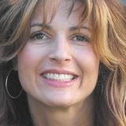 Tonya Lee Wise, Senior Cosmetologist