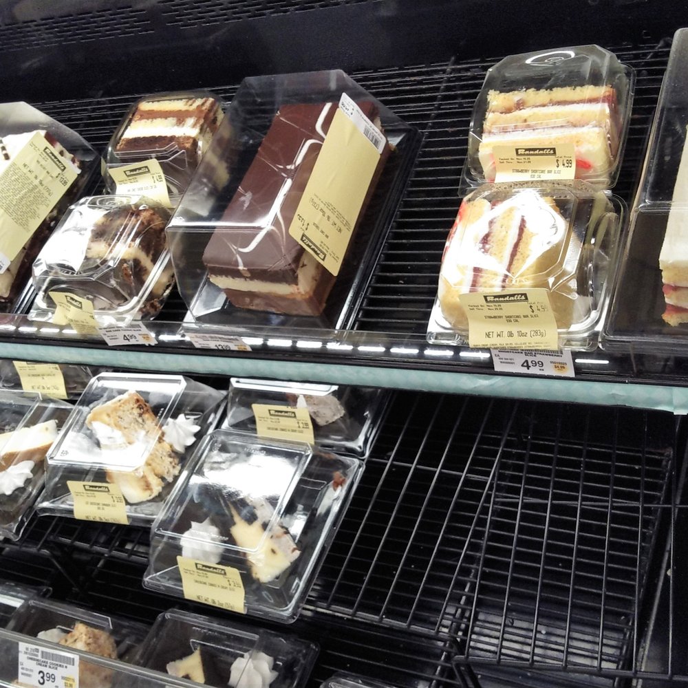Randalls - Just because you're on a diet doesn't mean you can't read the menu.  Keep me away from here. - Grocery Near Me - League City, Texas