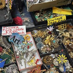 East Hill Antiques - Brooches + prices