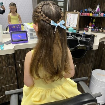 Buzzes 'n Beehives - Hair Stylists Near Me - San Marcos, California Buzzes 'n Beehives - Hair Stylists Near Me - San Marcos, California