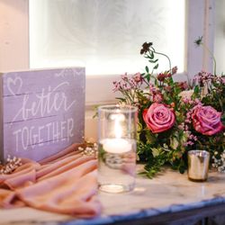 Magnolia Village Flowers - Floral centerpiece