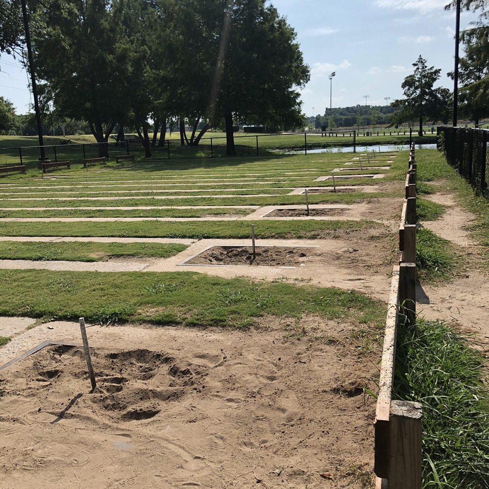 Towne Lake Park - Horse shoe pits - Parks Near Me - McKinney, Texas