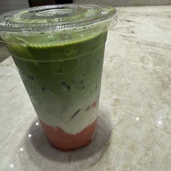Pura Vida Miami - ICED STRAWBERRY MATCHA - Breakfast & Brunch Near Me - Miami, Florida Pura Vida Miami - ICED STRAWBERRY MATCHA - Breakfast & Brunch Near Me - Miami, Florida