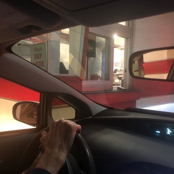 In-N-Out Burger - Great drive thru super efficient and even with long line goes fast. Good fast service at this location. - Burgers Near Me - Encinitas, California