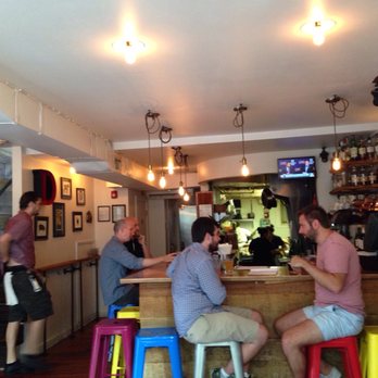 Duke's Grocery - Pubs Near Me - Washington, DC, District of Columbia