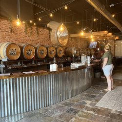The Oak & Brazen Wine Company - Inside