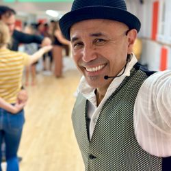 Salsa Marin Dance Academy - Dance Lesson in progress with Chief Dance Instructor Mark