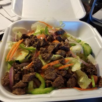 Salona Bar & Grill - Steak "tip" salad - American Near Me - Manchester, New Hampshire Salona Bar & Grill - Steak "tip" salad - American Near Me - Manchester, New Hampshire