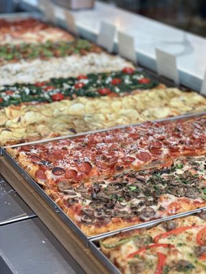 Blozzom Pizza by null