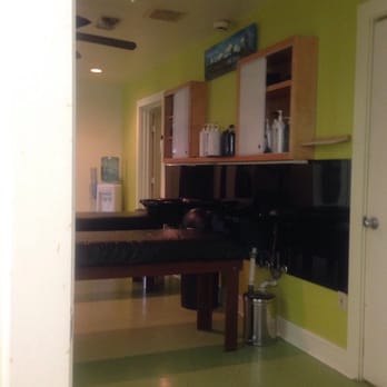 Spa 1107 - Comfy shampoo stations - Hair Salons Near Me - Houston, Texas Spa 1107 - Comfy shampoo stations - Hair Salons Near Me - Houston, Texas