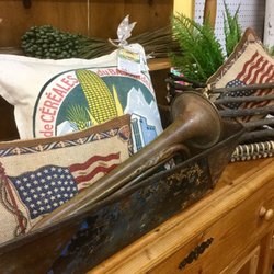 Dipsy Doodle Antiques - Primitives and textiles