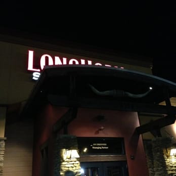 LongHorn Steakhouse - Front entrance of the restaurant - Steakhouses Near Me - Bartlett, Tennessee