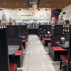 Kura Revolving Sushi Bar - Dining room