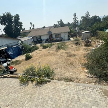 Guerrero’s Gardening - Before (dirt, junk, overgrowth) - Lawn Services Near Me Guerrero’s Gardening - Before (dirt, junk, overgrowth) - Lawn Services Near Me