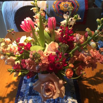 Bloomsbay - Medium Size Bouquet ($85) + Contactless Delivery (flat fee $15) - Florists Near Me