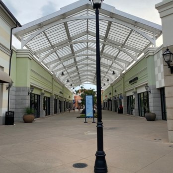 Tanger Outlets Deer Park - Outlet Stores Near Me - Deer Park, New York