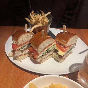 Millburn Standard - Crispy chicken sandwich - Cocktail Bars Near Me - Millburn, New Jersey Millburn Standard - Crispy chicken sandwich - Cocktail Bars Near Me - Millburn, New Jersey