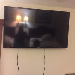 Budget Inn At Goldrock - The big flat screen tv.