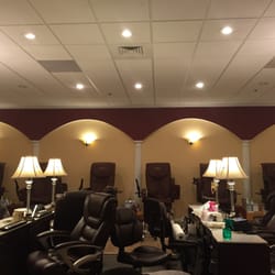 Venere Nails & Spa - Sitting on one side of the pedicure chairs