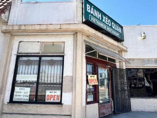 Banh Xeo Quan by null