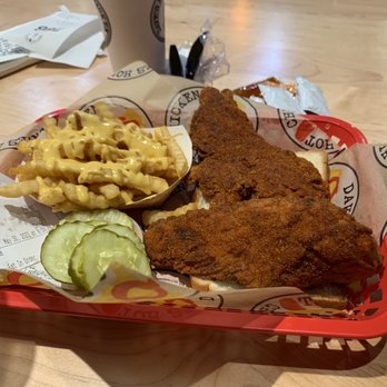 Dave's Hot Chicken - Tenders Meal - Chicken Shop Near Me - Irving, Texas
