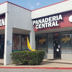 La Central Panaderia - Store front