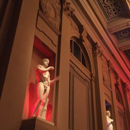 1900 architecture. The statuary niches help with the acoustics.
