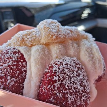 Somemore LA - Strawberry sando - Desserts Near Me - Los Angeles, California Somemore LA - Strawberry sando - Desserts Near Me - Los Angeles, California