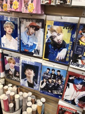 Koryo Bookstore 107 Photos 108 Reviews Bookstores 35 W 32nd St New York Ny United States Phone Number Yelp