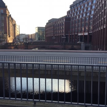 Graskellerbrücke - Local Flavor Near Me - Hamburg, HH
