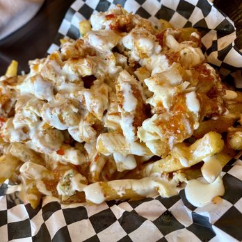 Kiki's Chicken Place - 10.16.22 Kikis Fries (with Chicken) w/ sweet chili - Fast Food Near Me - Roseville, California