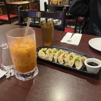 Pad Thai Classic - Chicken dumplings Thai Ice Tea (Vegan) - Thai Near Me - Long Beach, California